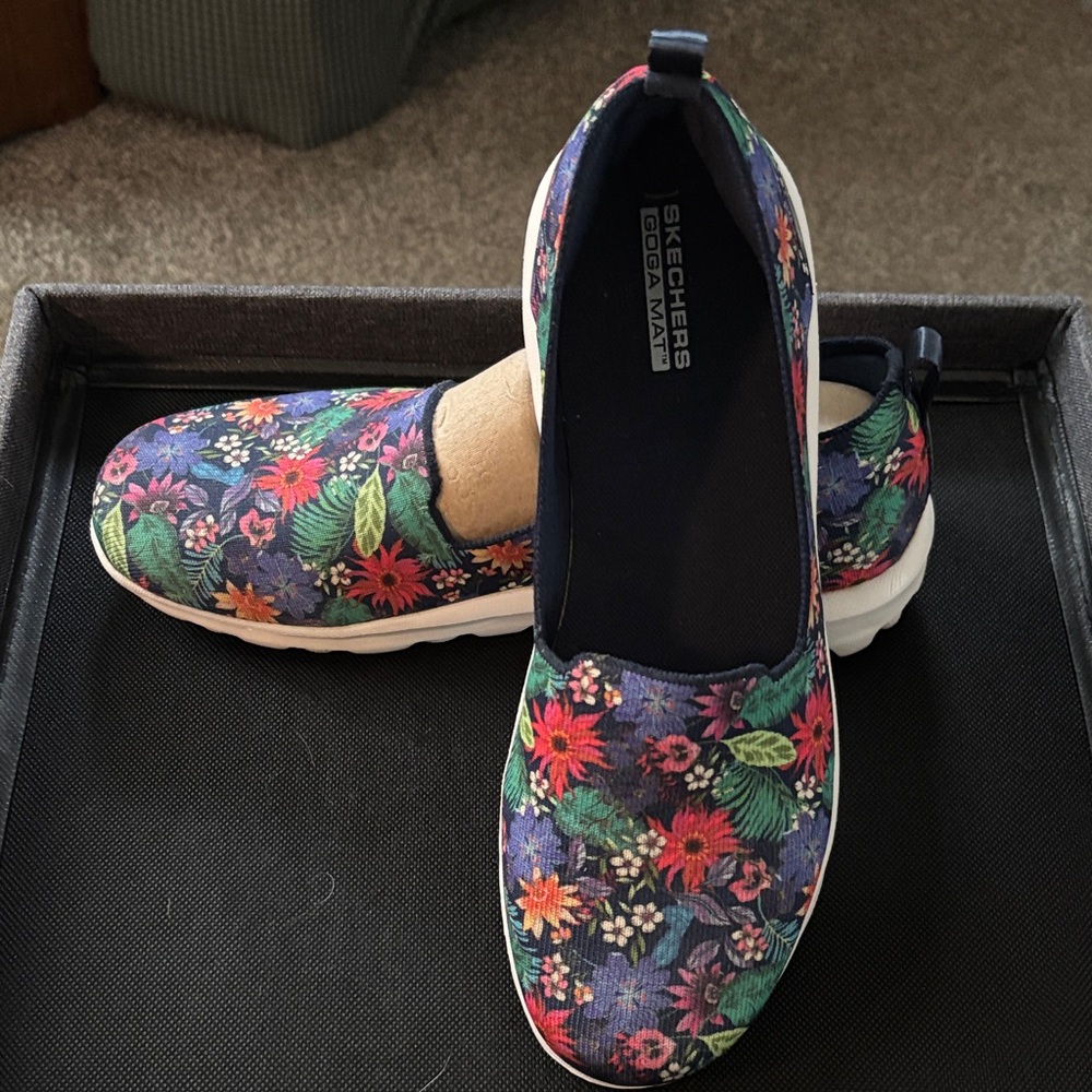Skechers Women's Floral Slip-On Sneakers - Blue and Red